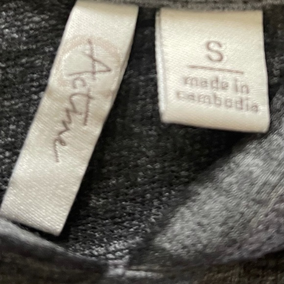 Charcoal Heather Gray & Animal Print Hoodie - Picture 7 of 8